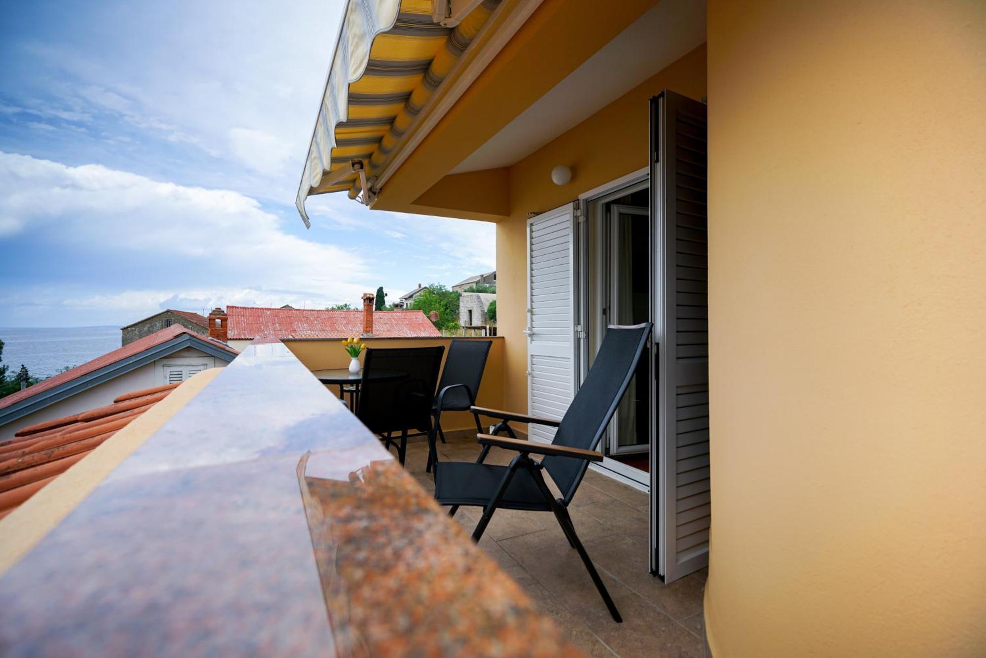 Apartments Osljak Preko Esterno foto